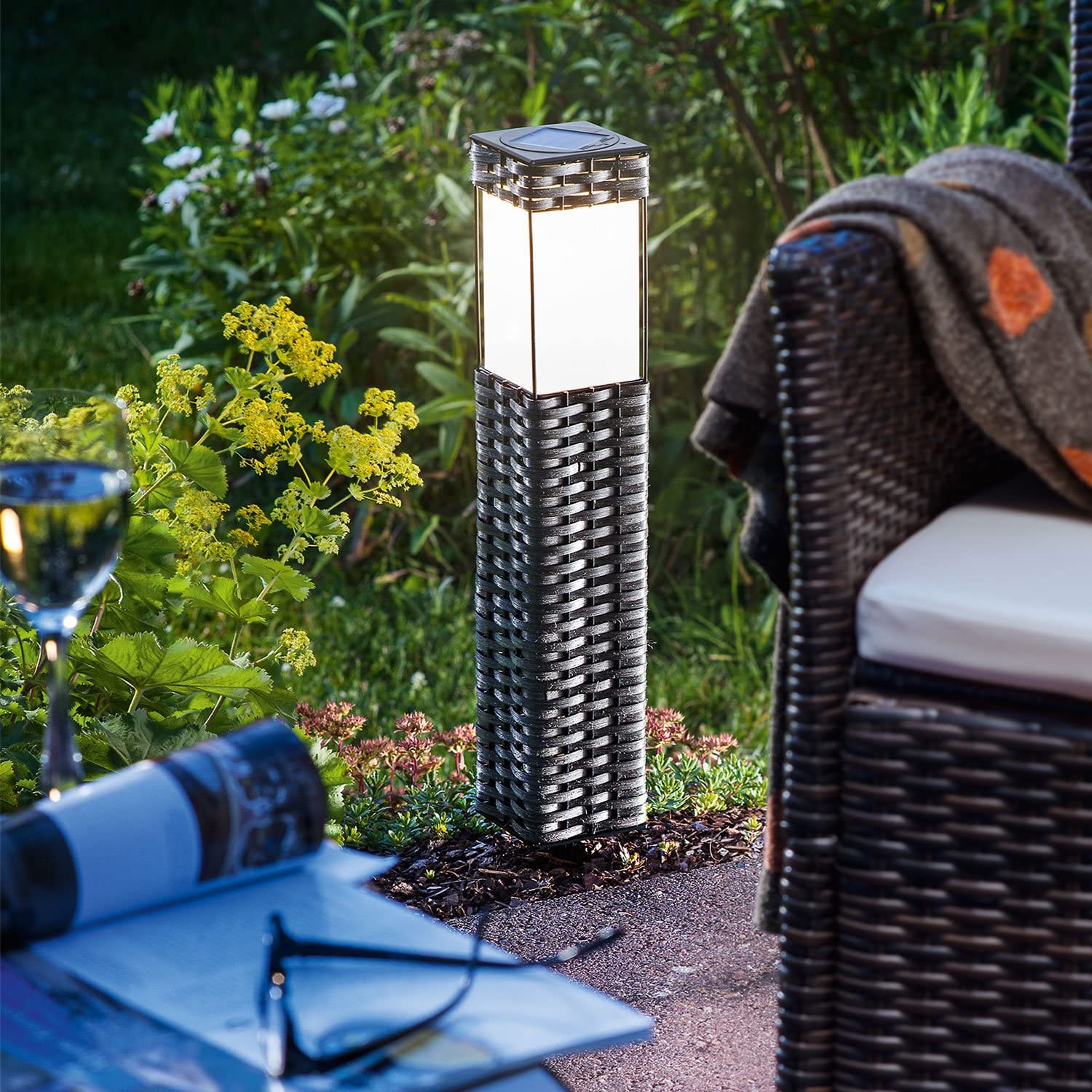 rattan-wegleuchte